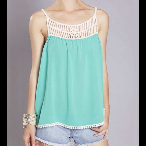 Crochet Mint Top...Size Small - Picture 1 of 2
