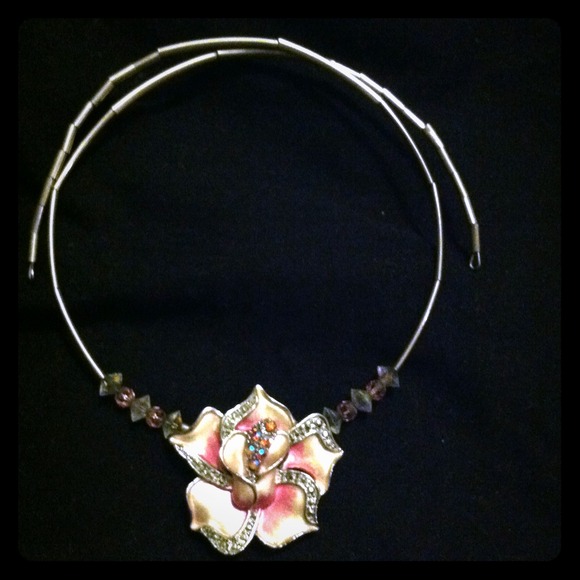 Rose choker with Swavorski and silverplatted beads - Picture 1 of 3