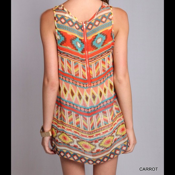 *NEW* Tribal Print Top...size Large - Picture 2 of 2