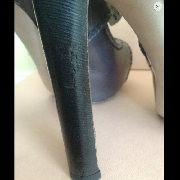 Host Pick MIU MIU gray leather Mary Jane pump 37.5 - Picture 3 of 5