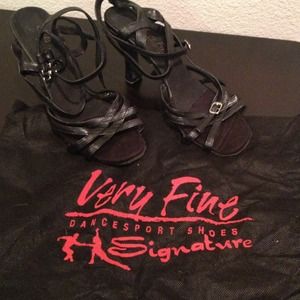 Very fine professional dancing shoes ankle straps