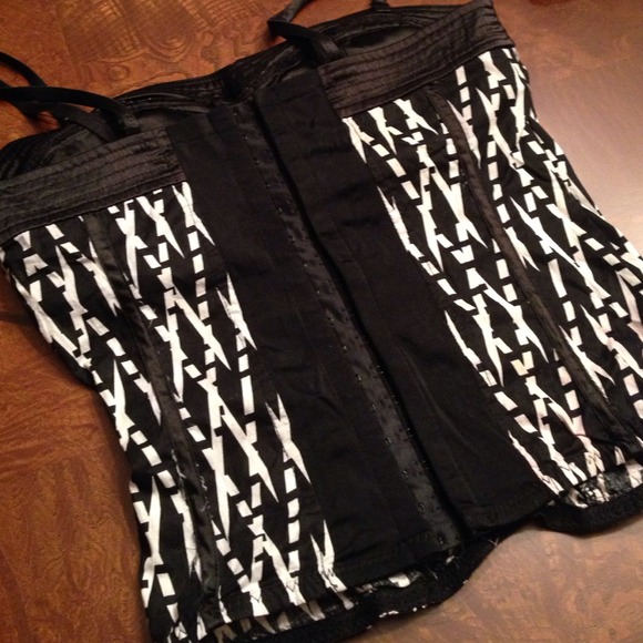 Black and white bustier NWOT - Picture 3 of 3