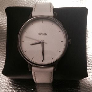 ⌚️ Bundle for 💕saylan💕 White leather NIXON watch