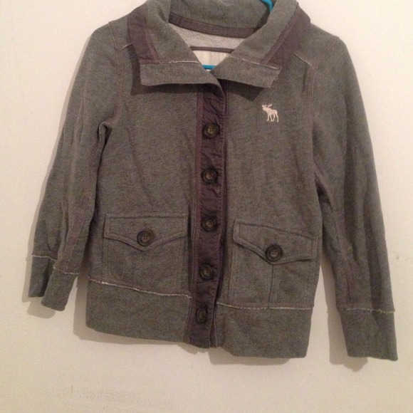 ⛔️⛔️SOLD⛔️⛔️🎀A&F sweater🎀 - Picture 1 of 2