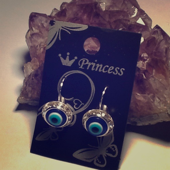 Jewelry - 🏁🏁CLEARENCE 🏁🏁 fashion earrings