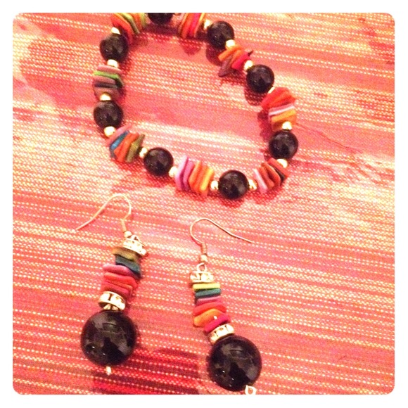 Earrings and bracelet - Picture 1 of 1
