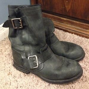 Steve Madden motto boots