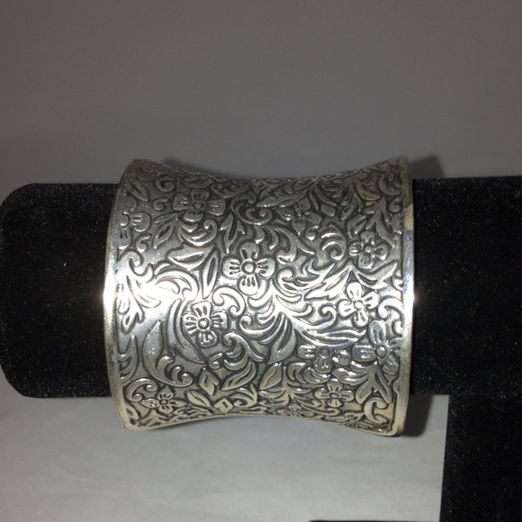 Jewelry - Vintage 4" Wide Silver Repousse Cuff Bracelet