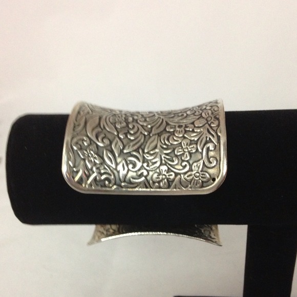 Vintage 4" Wide Silver Repousse Cuff Bracelet - Picture 2 of 2