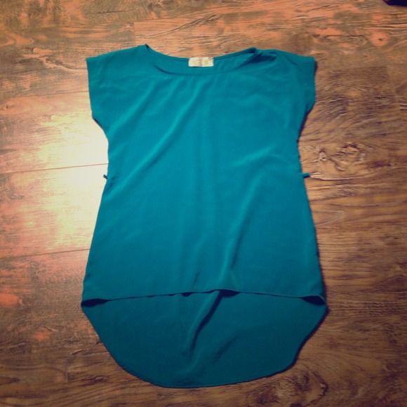 Blue top - Picture 1 of 1