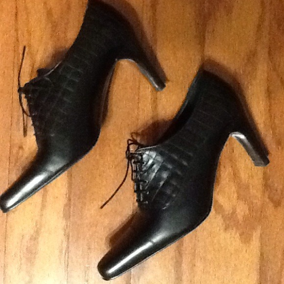 Black Leather lace up shoe boot, 6.5 M - Picture 1 of 3