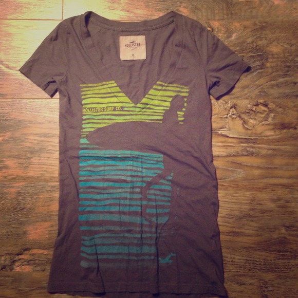 Vintage looking graphic tee with surfer
