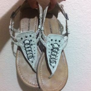 Beige detailing sandals