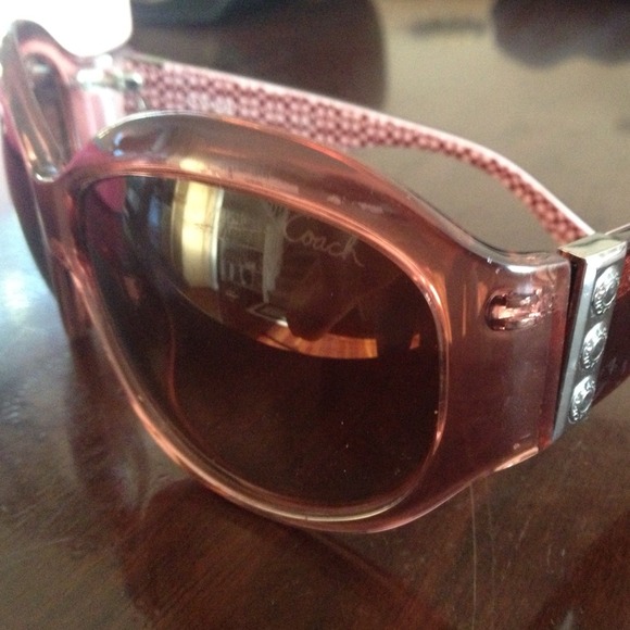 Stylish Coach sunglasses! main image 4