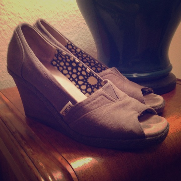 TOMS Shoes - ♥️sale! Toms Wedges