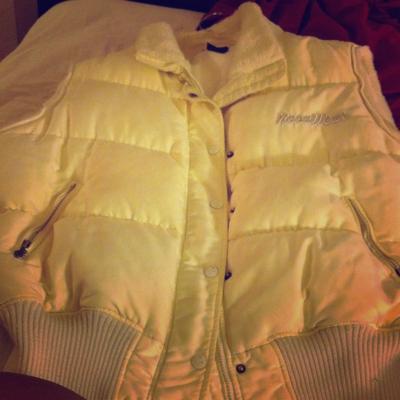White fur lined Roca Wear Vest - Picture 1 of 4