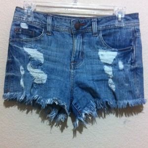 Cute short that are fit to high waisted, distress