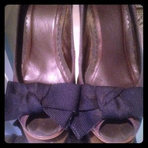 Gap denim wedges with red stitching