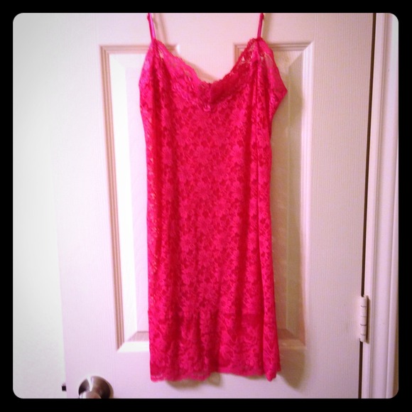 ❗️Reduced Price❗️Pink lace camisole/tank top