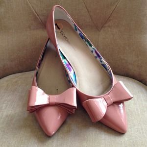 BCBGeneration Shoes - BCBG Pointed Toe Blush Bow Flats BCBGeneration Shoes - BCBG Pointed Toe Blush Bow Flats