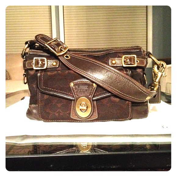 New Price⭐ Coach Signature Legacy Shoulder Bag