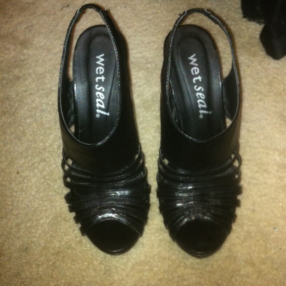 Strappy Heels - Picture 3 of 3