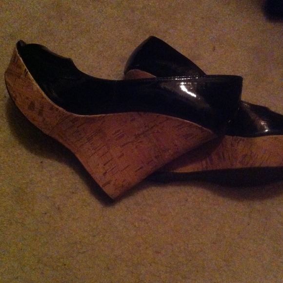 Wedge Heels - Picture 3 of 3