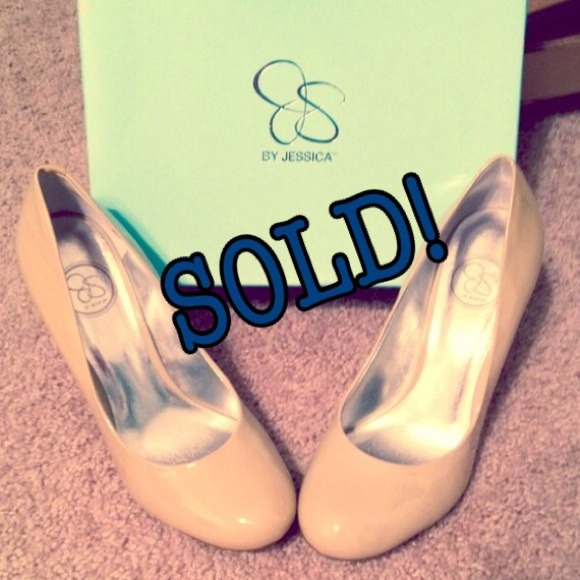 🚫SOLD on eBay🚫 Jessica Simpson Dove Pumps
