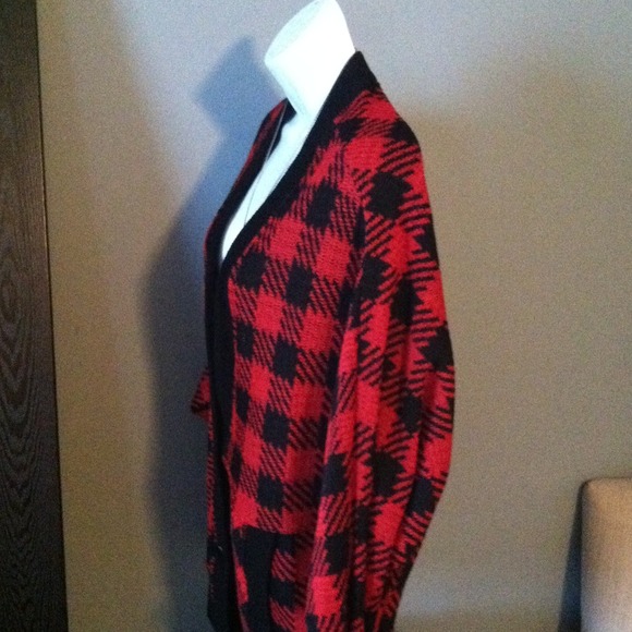 Red and black plaid oversized cardigan_2