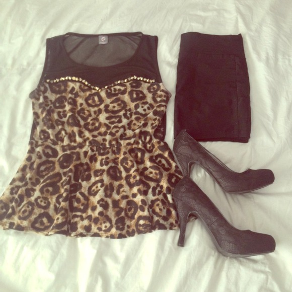 ❌HOLD❌⭐️Leopard peplum top⭐️
