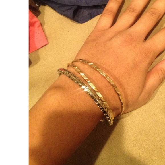 Gold & silver bangles - Picture 1 of 2