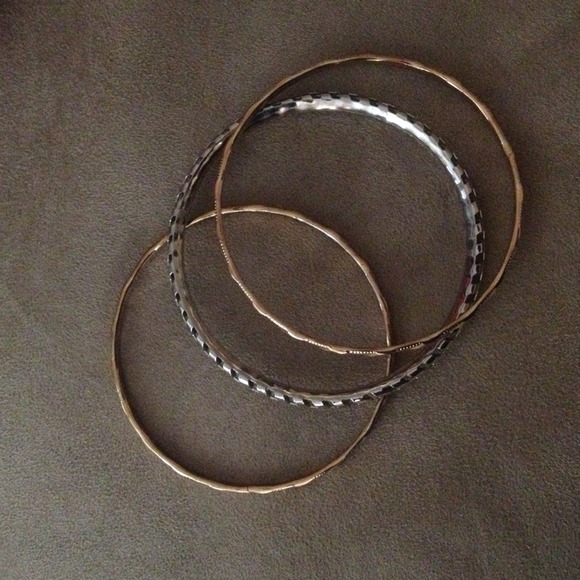 Gold & silver bangles - Picture 2 of 2