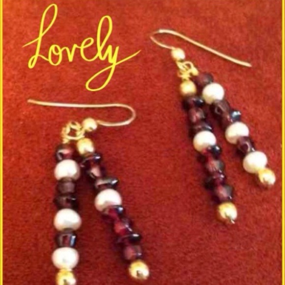 Garnet/Pearl Earrings - Picture 3 of 3