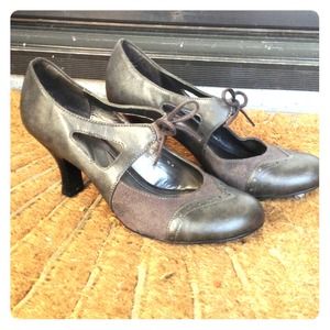 Size 8 grey Mary Jane style heels
