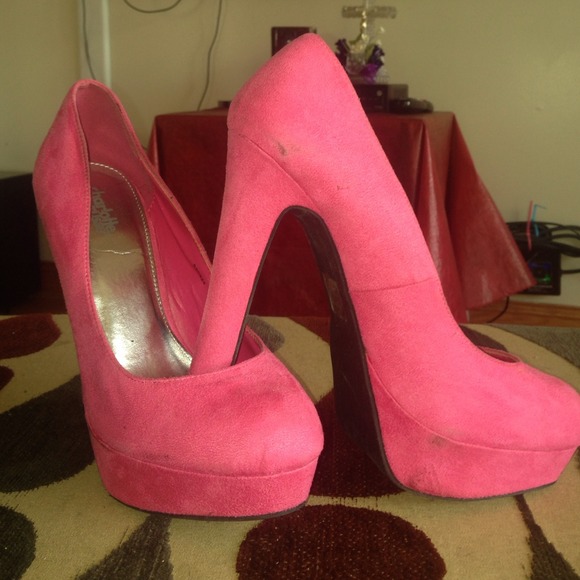 Traded!!!! Hot pink heels