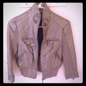 Small / Metallic / 3/4 sleeve / fitted