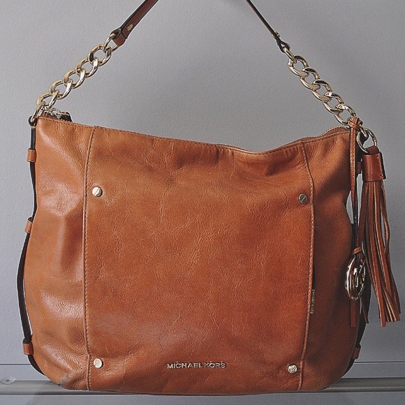 SOLD! Michael Kors large Devon shoulder bag