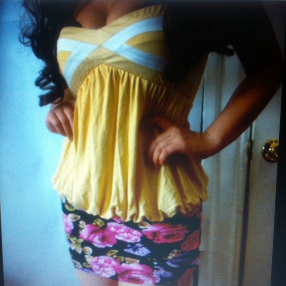 Bebe citrus white tube balloon silk trim top S