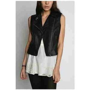🚫sold UO vest