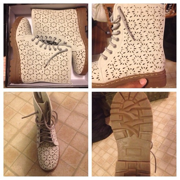 *****SOLD******Boots!!!