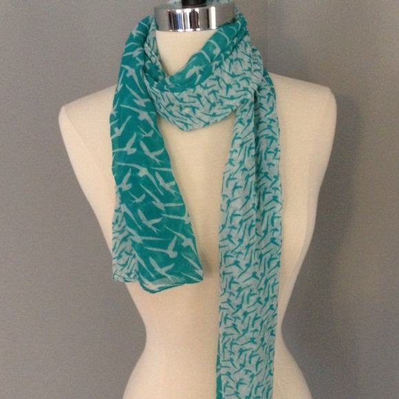 Super cute blue bird scarf - Picture 4 of 4