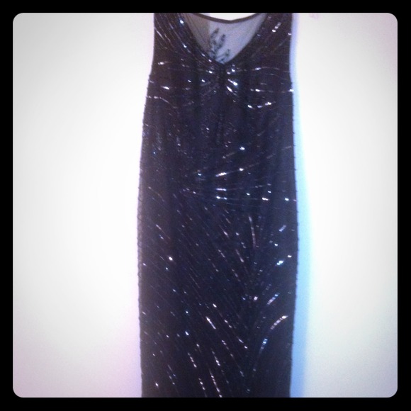 Reduced --- Beautiful black embroidered dress