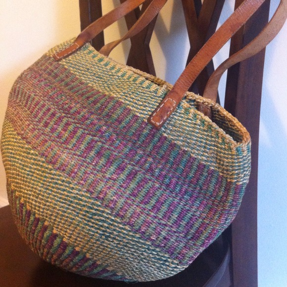 Woven basket hand bag