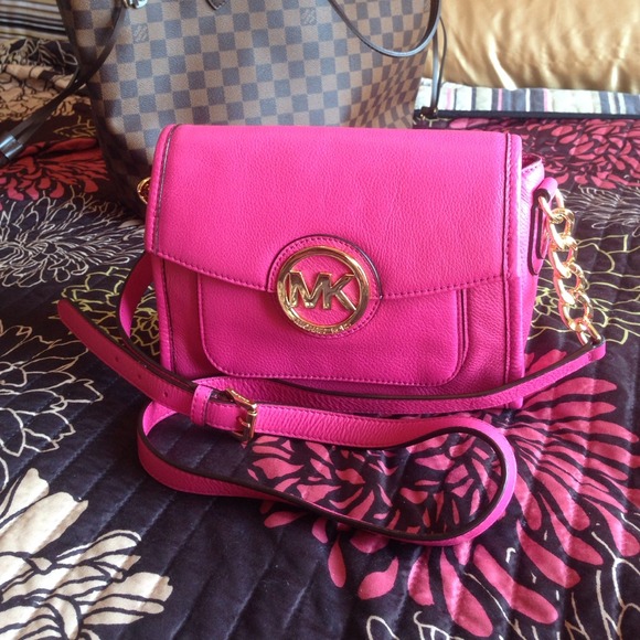 💢sold  💢Authentic Michael Kors small