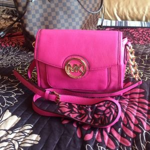 💢sold  💢Authentic Michael Kors small