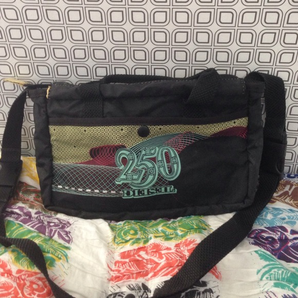 Small cross nylon bag