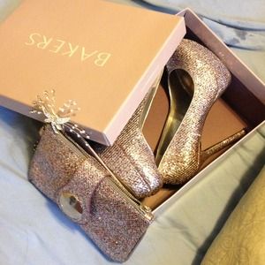 Bundle of shoes, small clutch and hair pin