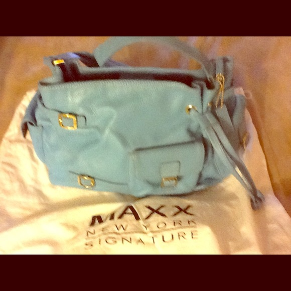 Maxx Sky Blue Pebbled Leather Bag