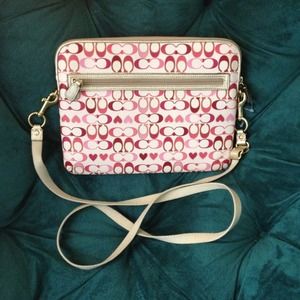 🚫RES🚫💯% AUTHENTIC-Coach Peyton heart case