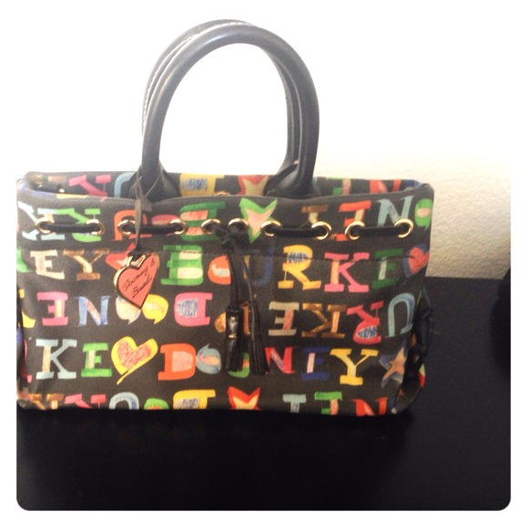 Handbags - Authentic black Dooney and Bourke handbag